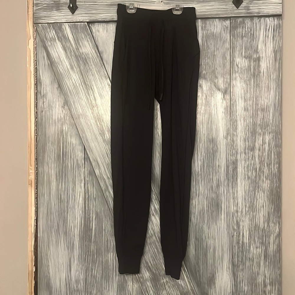Women’s lululemon joggers